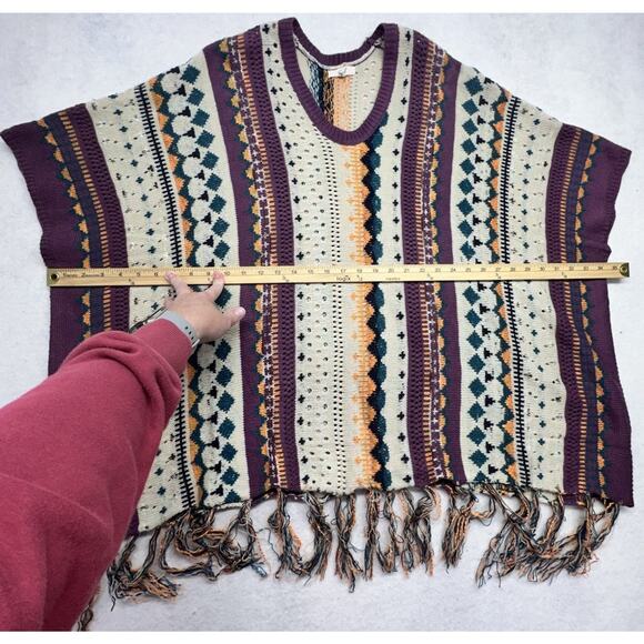 Easel Sweater Poncho Womens Size Medium Boho Indie Oversized Crotcheted - Picture 6 of 9